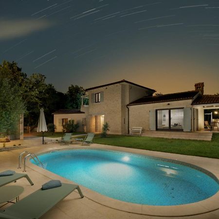 Luxury Villa In Istria - 9,000 Sqm Private Estate With Pool & Sauna, 15 Min To Sea, Near Fazana, 3 Bedrooms Juršići エクステリア 写真