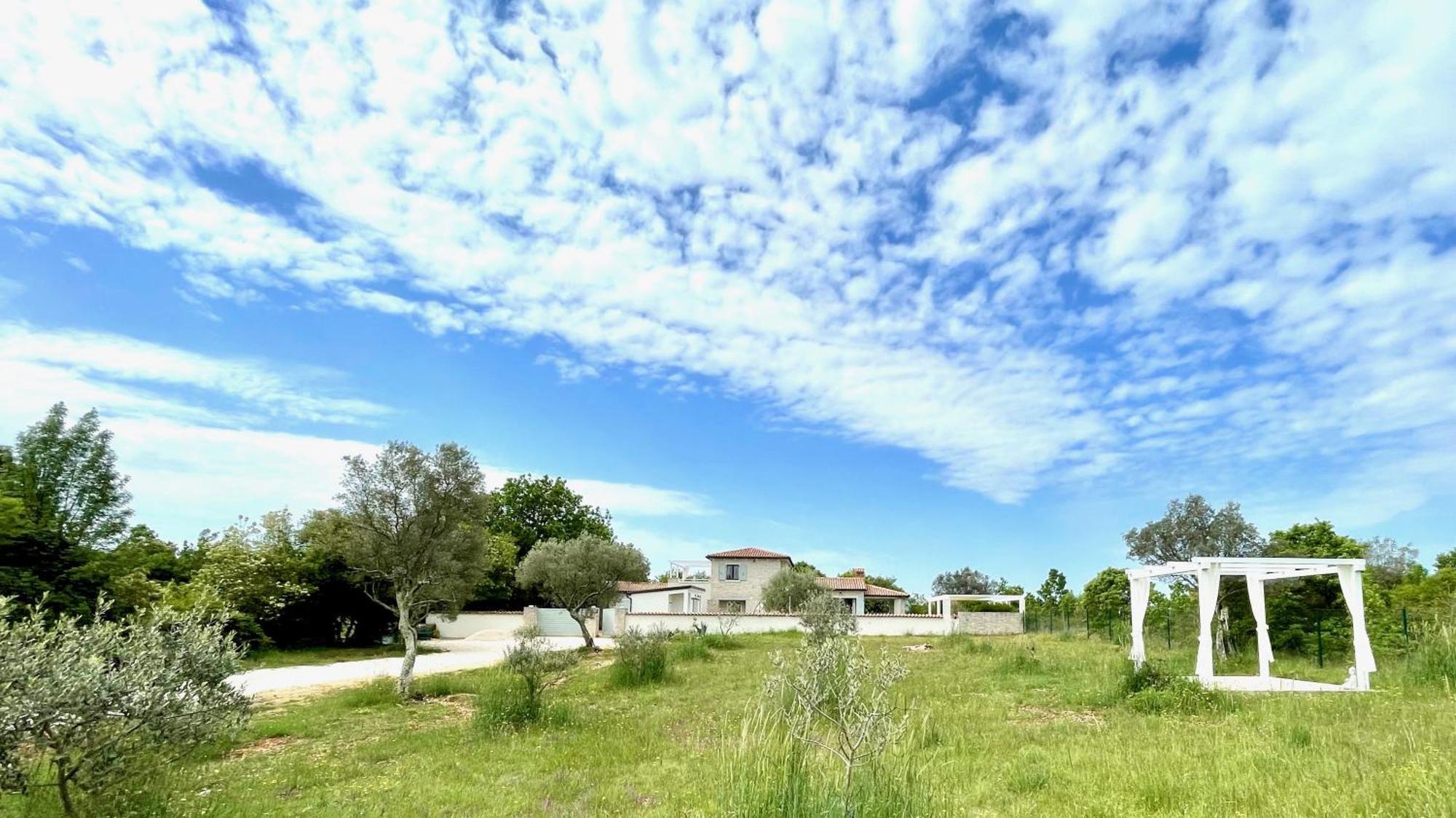 Luxury Villa In Istria - 9,000 Sqm Private Estate With Pool & Sauna, 15 Min To Sea, Near Fazana, 3 Bedrooms Juršići エクステリア 写真