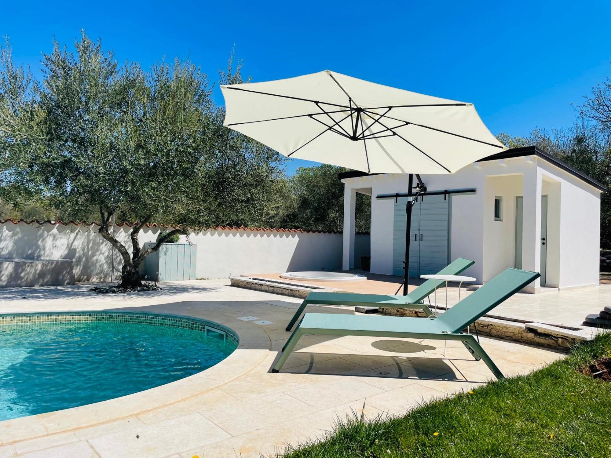 Luxury Villa In Istria - 9,000 Sqm Private Estate With Pool & Sauna, 15 Min To Sea, Near Fazana, 3 Bedrooms Juršići エクステリア 写真